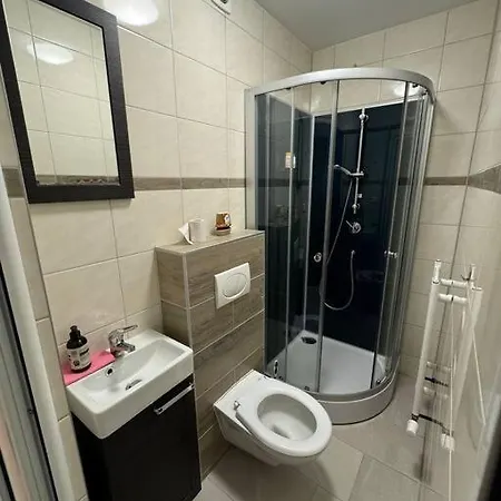 Hotelzimmer Mit Kueche Eigenes Bad Dusche *